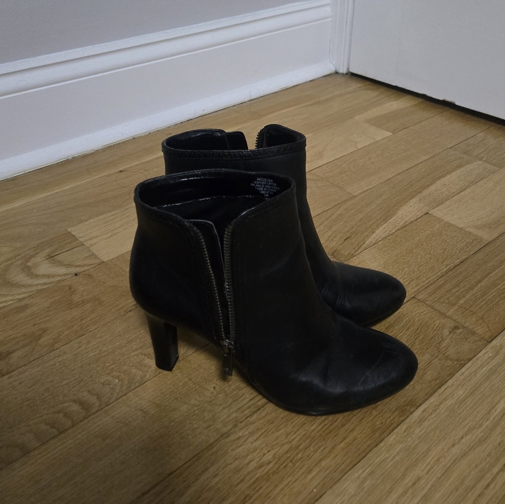 Elegant Black Ankle Boots